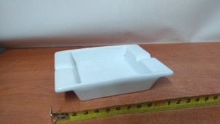 Popielniczka 12x10 biała porcelana 12szt 5D04