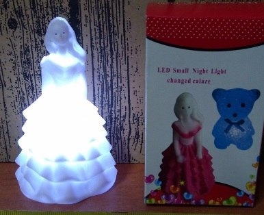 Figurka lampka led KSIĘŻNICZKA 11cm | DEK-16047