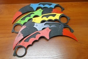 Nóż 5szt drewniany karambit - mix kolorów 26 cm. P97