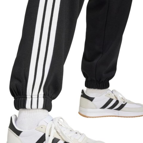 Spodnie adidas Essentials 3-Stripes Fleece Loose-Fit W JE1276
