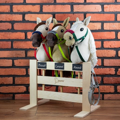 Hobby Horse Skippi - Almond - duży koń na kiju - A3 - kantar w zestawie Hobby Horse Skippi - Almond - duży koń na kiju - A3 - kantar w zestawie