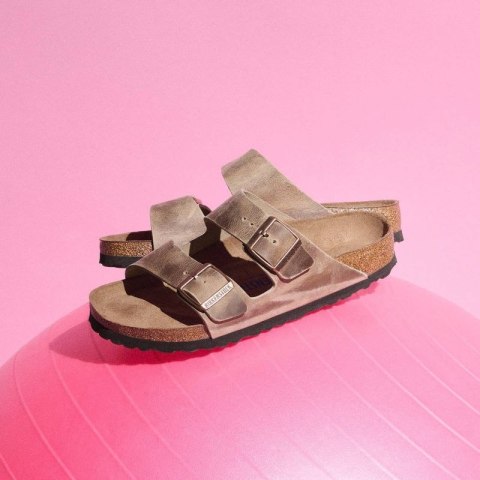Klapki Birkenstock Arizona Soft Footbed Oiled Leather Tabacco Brown narrow wąskie damskie/męskie (0552813) Klapki Birkenstock Arizona Soft Footbed Oiled Leather Tabacco Brown narrow wąskie damskie/męskie (0552813)